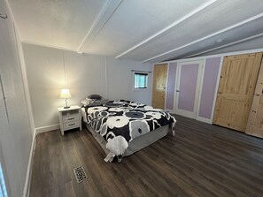 3 bedrooms, iron/ironing board, free WiFi