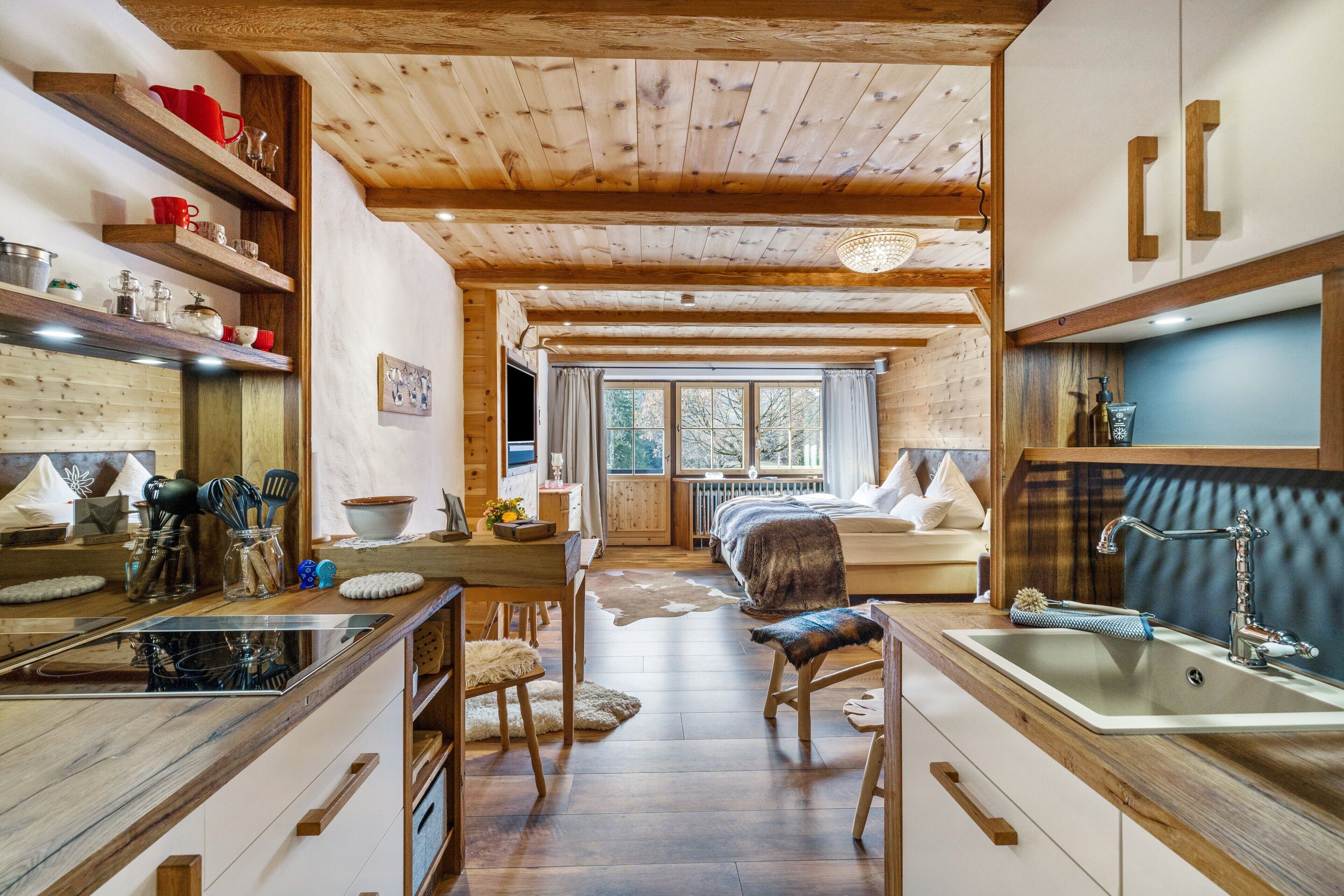 Douche, sèche-cheveux, serviettes fournies