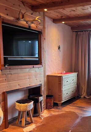 Interior - Studio 'Gipfelblick' with Mountain View, Balcony and Wi-Fi (Inzell)