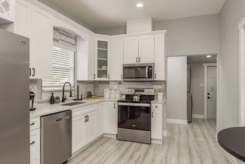 Luxury Modern Tampa Home within 5 Min SOHO, Hyde Park +more