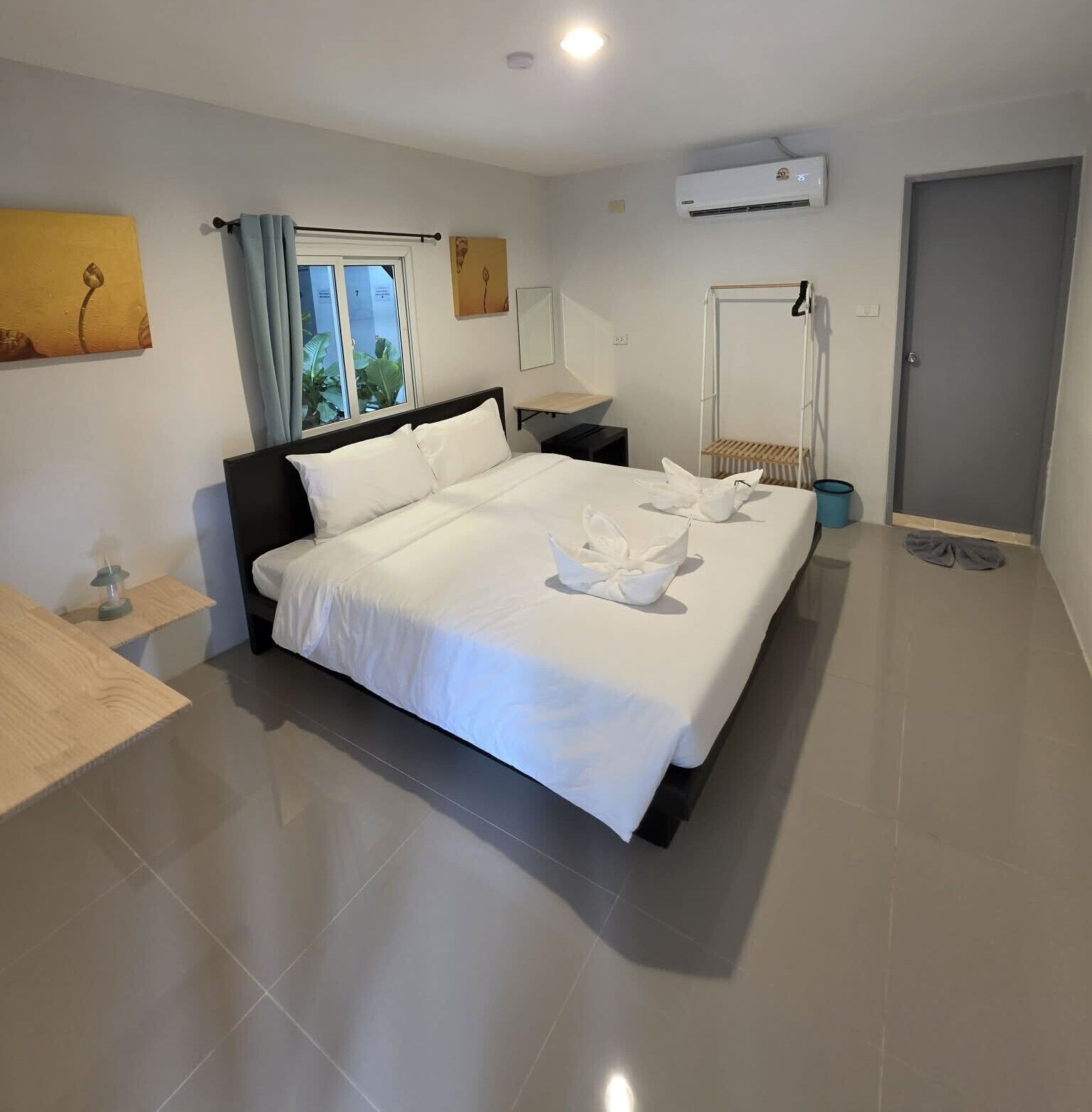 Double Room, Non Smoking | Desk, free WiFi, bed sheets