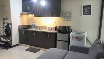 Condo, 1 Bedroom, Accessible, City View | Interior