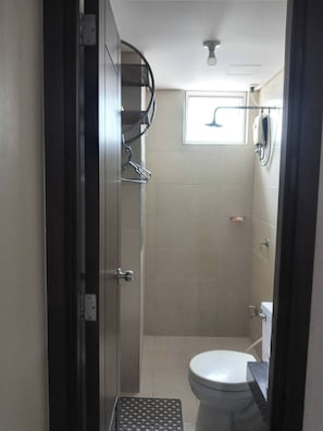 Condo, 1 Bedroom, Accessible, City View | Bathroom