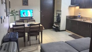 Condo, 1 Bedroom, Accessible, City View | Room amenity