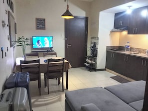 Condo, 1 Bedroom, Accessible, City View | Room amenity