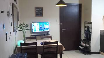 Condo, 1 Bedroom, Accessible, City View | Interior