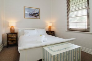 2 chambres, fer et planche à repasser, accès Internet, draps fournis