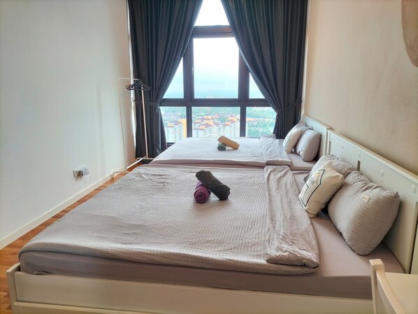 3 bedrooms, iron/ironing board, free WiFi