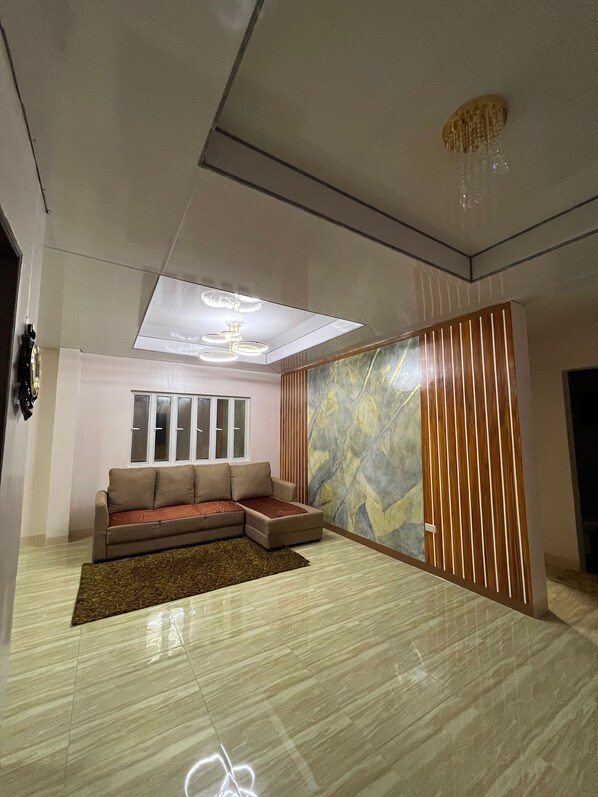 Bungalow, 3 Bedrooms | Living room