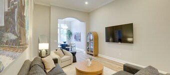 Townhome w/ Patio < 5 Mi to UF Campus!