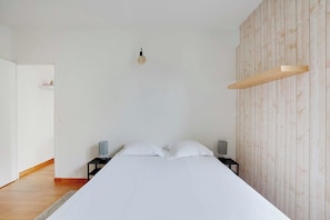 1 habitación, tabla de planchar con plancha y acceso a internet