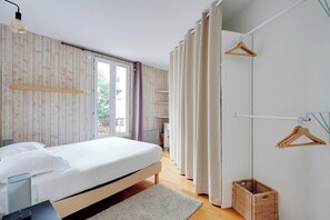 1 bedroom, iron/ironing board, Internet, bed sheets