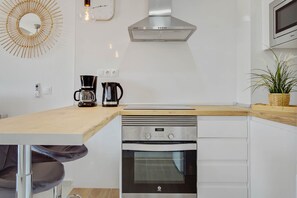 Apartment | Private kitchen - Apartment in Torremolinos Near La Carihuela Beach (Torremolinos)