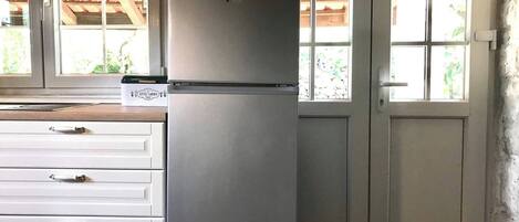 Apartment, 1 Bedroom, Smoking, Balcony | Private kitchen