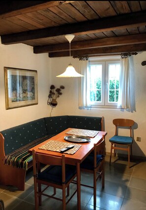 Appartement, 1 chambre, fumeur, balcon | Salle à manger