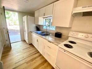 Fridge, oven, stovetop, toaster