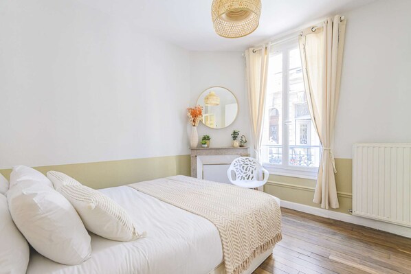 1 habitación, tabla de planchar con plancha y wifi 