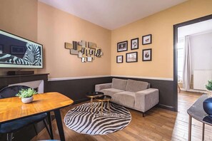 TV, offices - MM Suites Reims Centre (Reims)