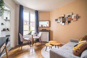 TV, offices - MM Suites Centre Bacquenois (Reims)