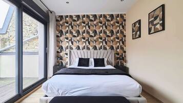 3 bedrooms, iron/ironing board, travel cot, WiFi