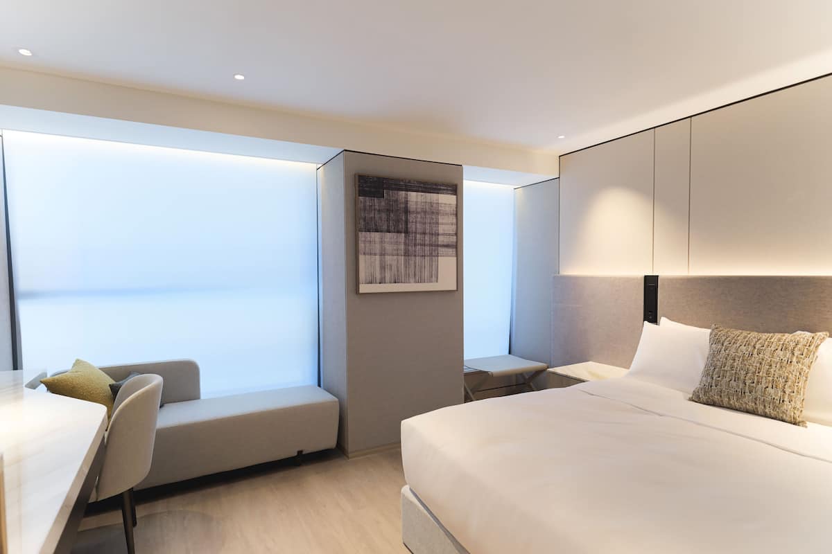 Deluxe Room, Shower Grab Bars, Non Smoking | In-room safe, iron/ironing board, free WiFi
