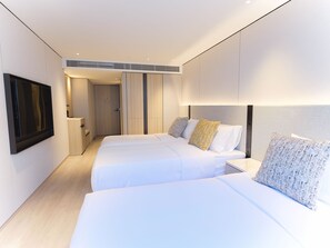 Familierom | Safe på rommet, strykejern/-brett, wi-fi (inkludert) og sengetøy