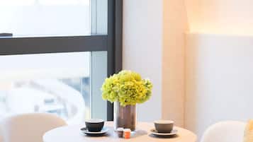 Kamar Twin Premium | Brankas, setrika/meja setrika, Wi-Fi gratis, dan seprai linen