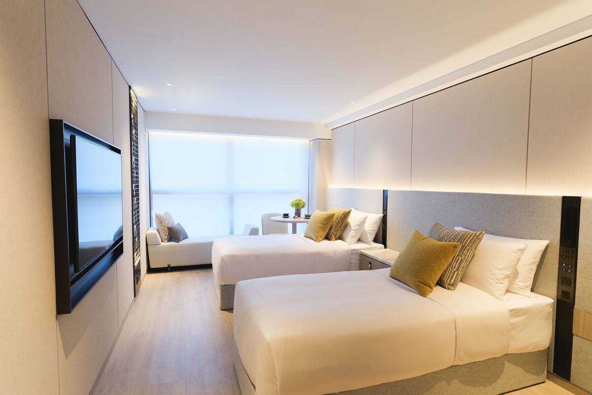 Premium Twin Room | In-room safe, iron/ironing board, free WiFi