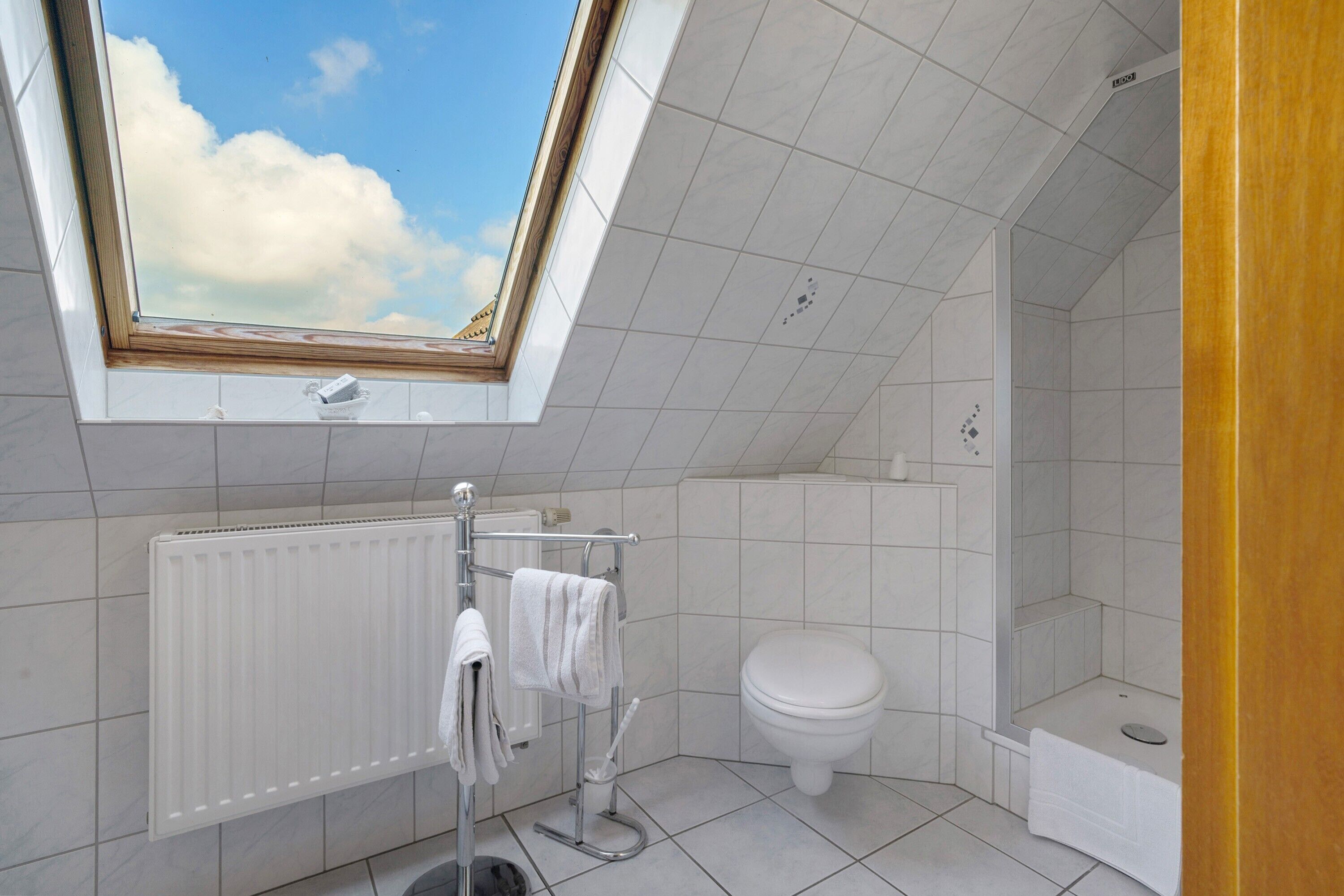 Dusche, Haartrockner, Handtücher