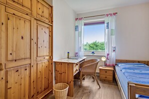 2 عدّة غرف نوم ومكواة/لوح كي وواي فاي وملاءات أسرّة