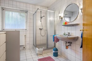 تجهيزات دش، مجففات شعر، مناشف