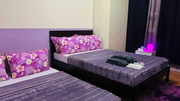 1 kamar tidur, akses internet, dan seprai linen