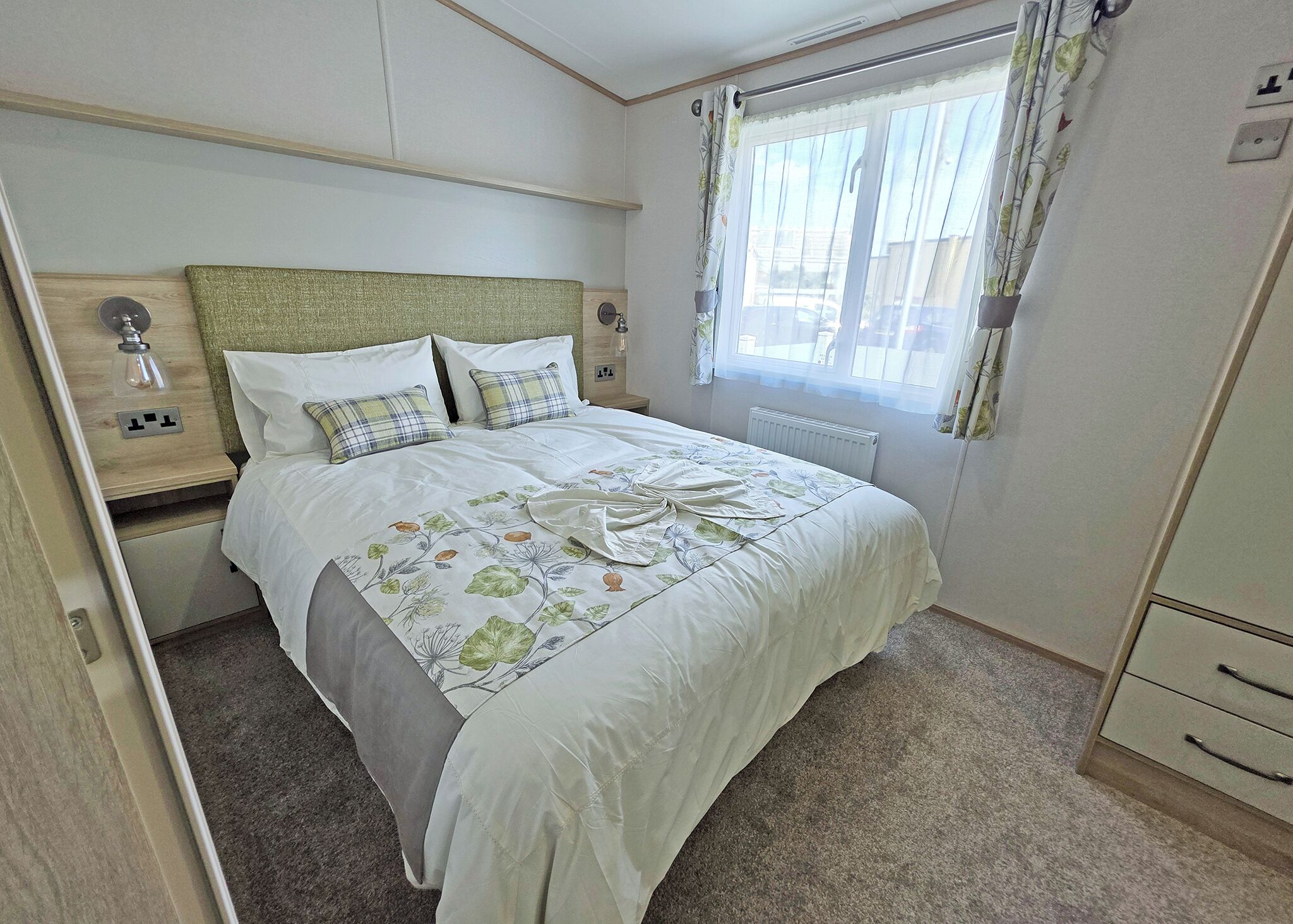 Platinum 8 Caravan Hot Tub - Ingoldmells