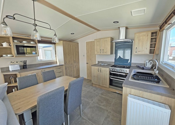 Fridge, oven, stovetop, toaster