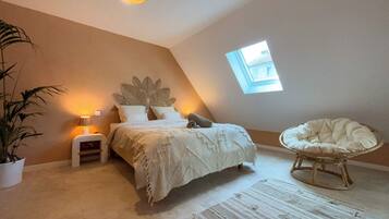 1 slaapkamer, een strijkplank/strijkijzer, wifi, beddengoed