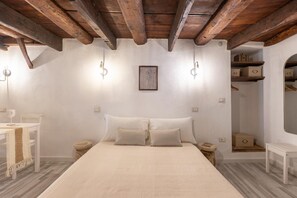 1 bedroom, iron/ironing board, Internet, bed sheets