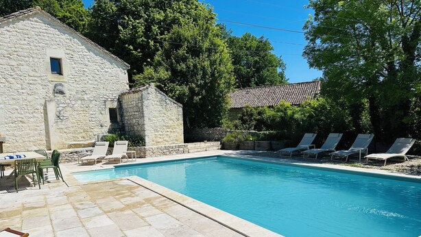 Pool - Domaine de Péroline: Swimming pool and Jacuzzi (Cézac)