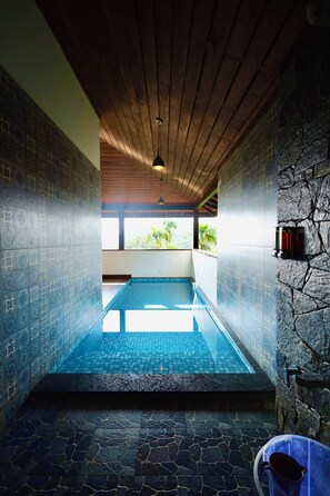Suite Luxe, balcon, vue jardin | Piscine privée