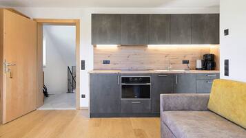 Fernseher, Tischtennisplatte