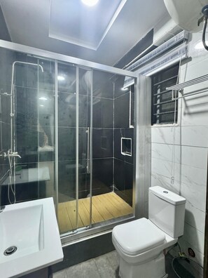 Bruser, håndklæder, Toiletpapir