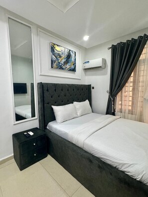 1 bedroom, iron/ironing board, internet, bed sheets