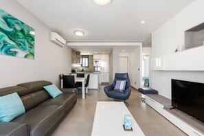 TV - Penthouse Oasis beach IX Punta Prima (Torrevieja)