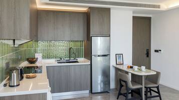 Bassac Suite One-Bedroom Apartment | Premium bedding, memory-foam beds, minibar, in-room safe