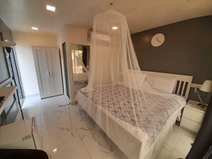 Chambre, balcon, vue jardin | Équipements de la chambre