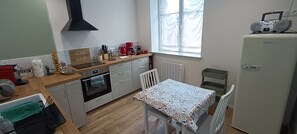 Micro-ondes, four, plaque de cuisson, lave-vaisselle