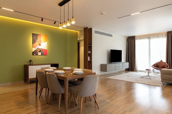 公寓, 阳台 | 起居区 | 平板电视