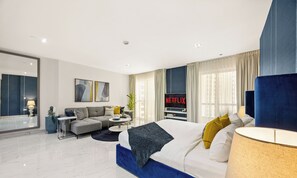 In-room safe, blackout curtains, iron/ironing board, free WiFi - Beachfront Studio JBR Walk Murjan 2 (Dubai)