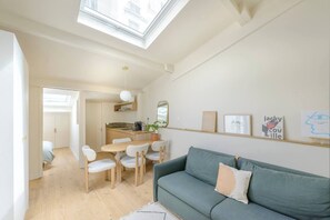 TV - Apartment Como - Villa Alcôme (Paris)