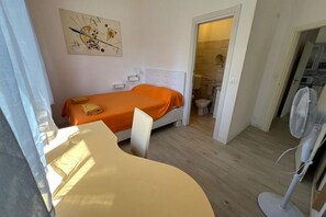 3 bedrooms, iron/ironing board, travel crib - GuestHost - Villa Augusta (Cervia)