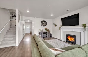 TV, fireplace